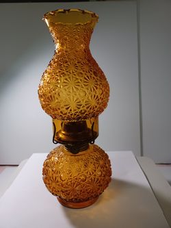 Beautiful Vintage Amber Hurricane Lamp With Daisy, Button And Cane Pattern