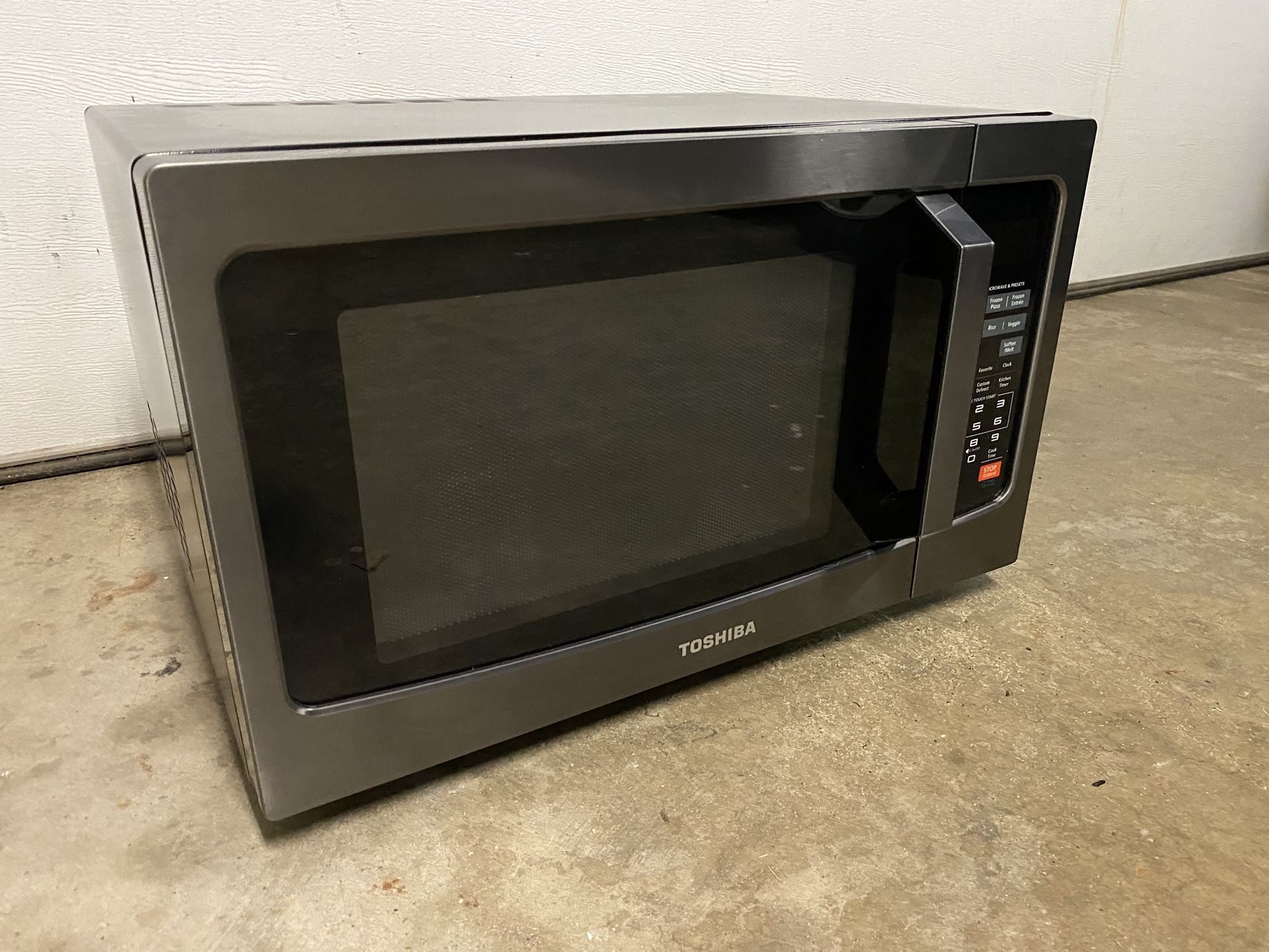 NEW TOSHIBA microwave for ONLY $75... at this low price why buy a used one???  This is AMAZON'S BEST CHOICE Microwave 