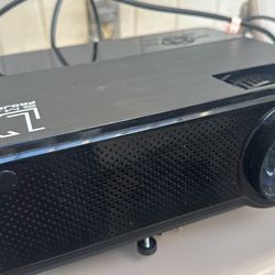 Lx Smart Projectors