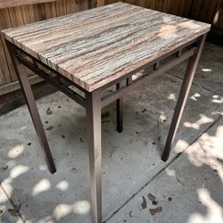 Indoor/outdoor Table