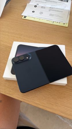 Open box - iPhone Duo 1TB Black brand new