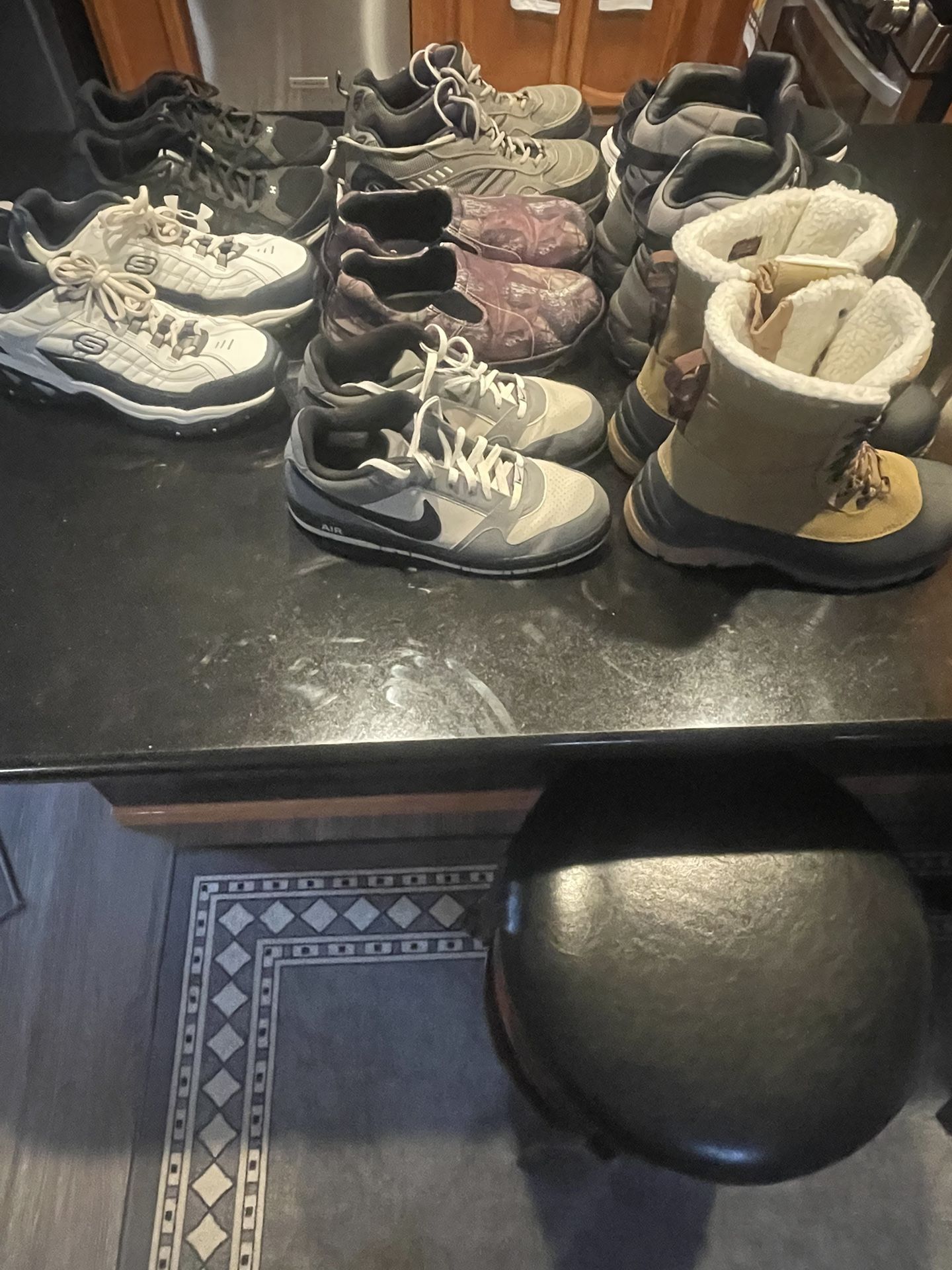 Men’s Shoes 12 (pending)