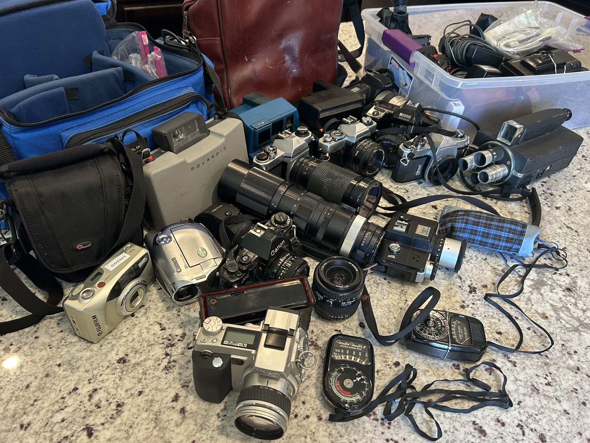 Vintage Camera Lot Pentax Canon Minolta 