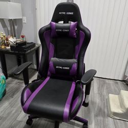 GTRacing gaming chair
Does not have the foot rest.
