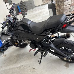 2025 Grom 