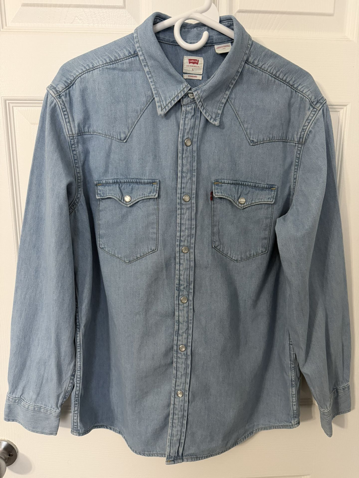 Levi’s Classic Standard Fit Western Shirt