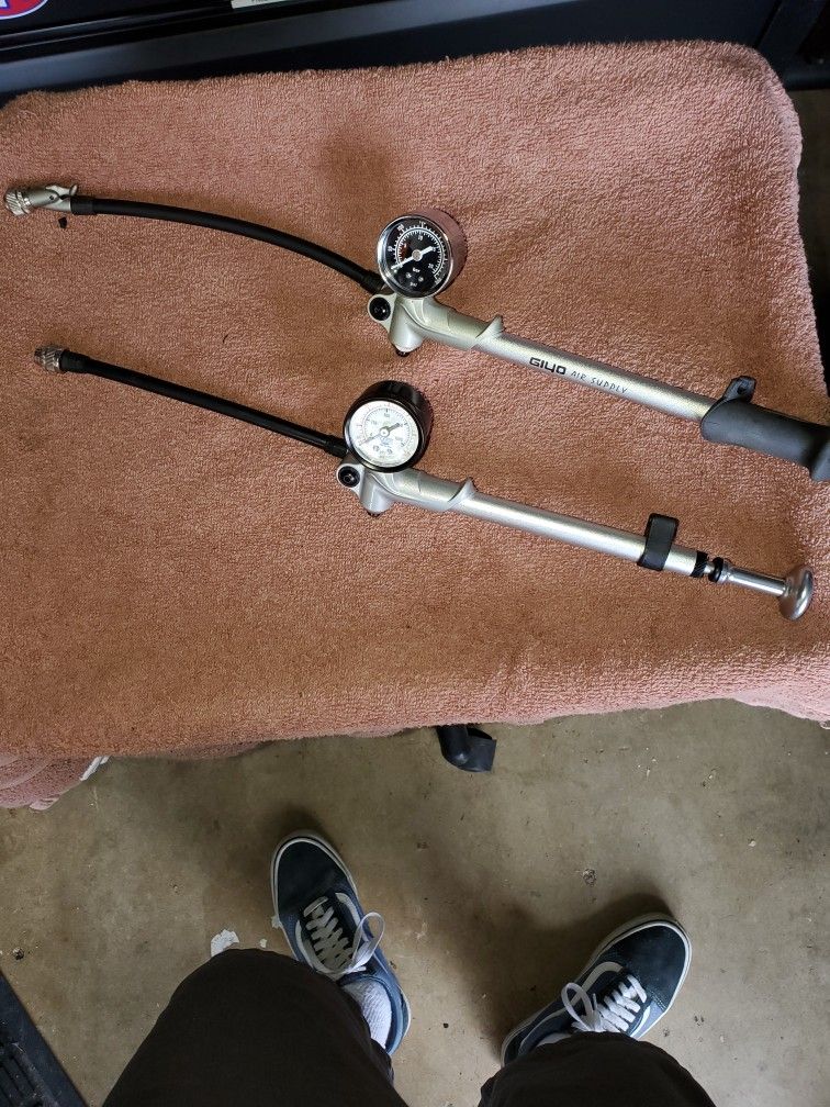 Fox & Giyo HP Air Pumps