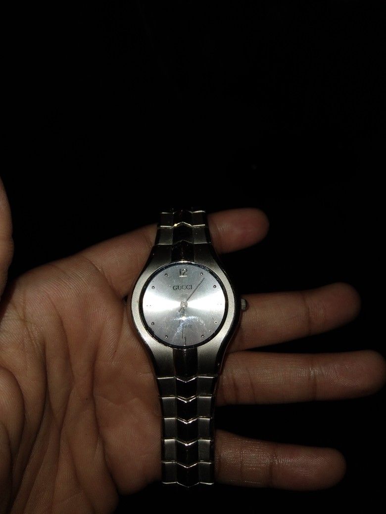 GUCCI WATCH