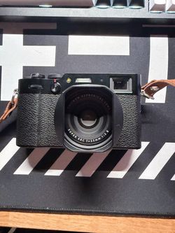 Fujifilm X100V 26.1MP Black Compact Digital Camera- Lightly Used - 2600 Shutter Count - w/ Accessories