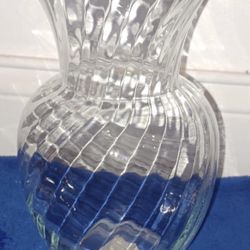 VINTAGE ILLUSIONS 9” CRYSTAL CUT INDIANA GLASS DIAGONAL-LINED VASE  