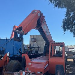 Forklift 