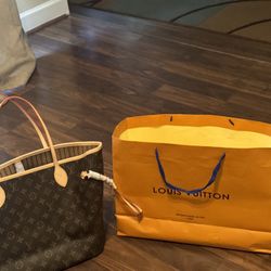 New Louis Vuitton Handbag MM