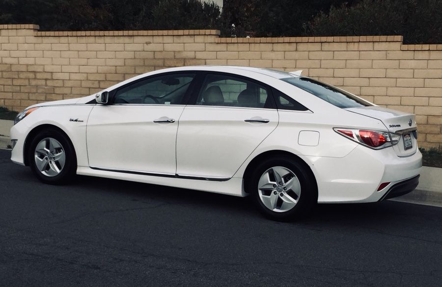 2012 Hyundai Sonata Hybrid pearl white