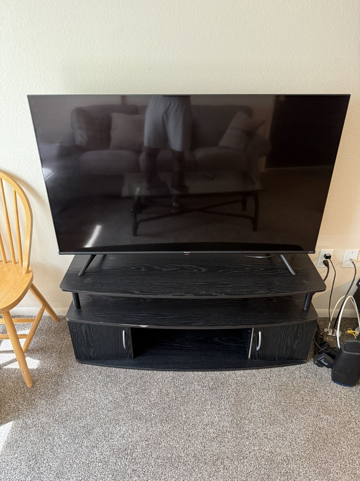 55” Roku Smart TV + Black TV Stand – Streaming Ready!