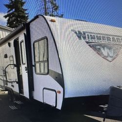 2017 Winnebago Micro Minnie 2108DS