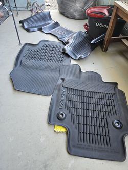 Toyata Rav4 Floor Mats New
