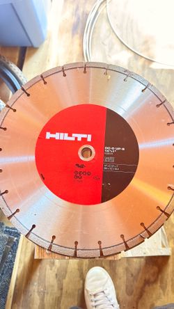 15”x1” Hilti saw blade for concrete.