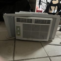 Fridgeare Window A/C