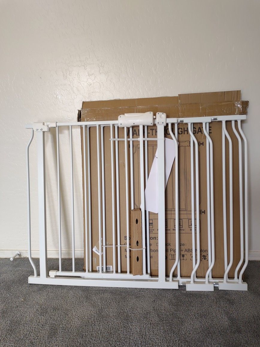 Alaibb Extra Large Walk-through Aafety Gate