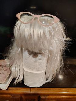 Peluca con lentes