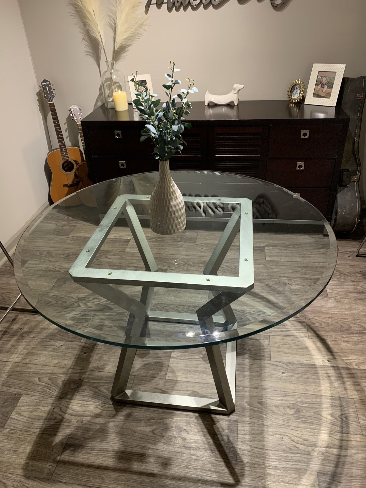 Modern Dining Round Table 