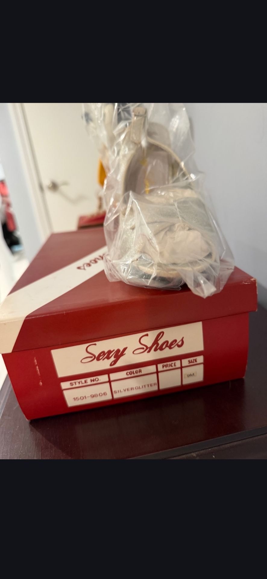Shoes size 9