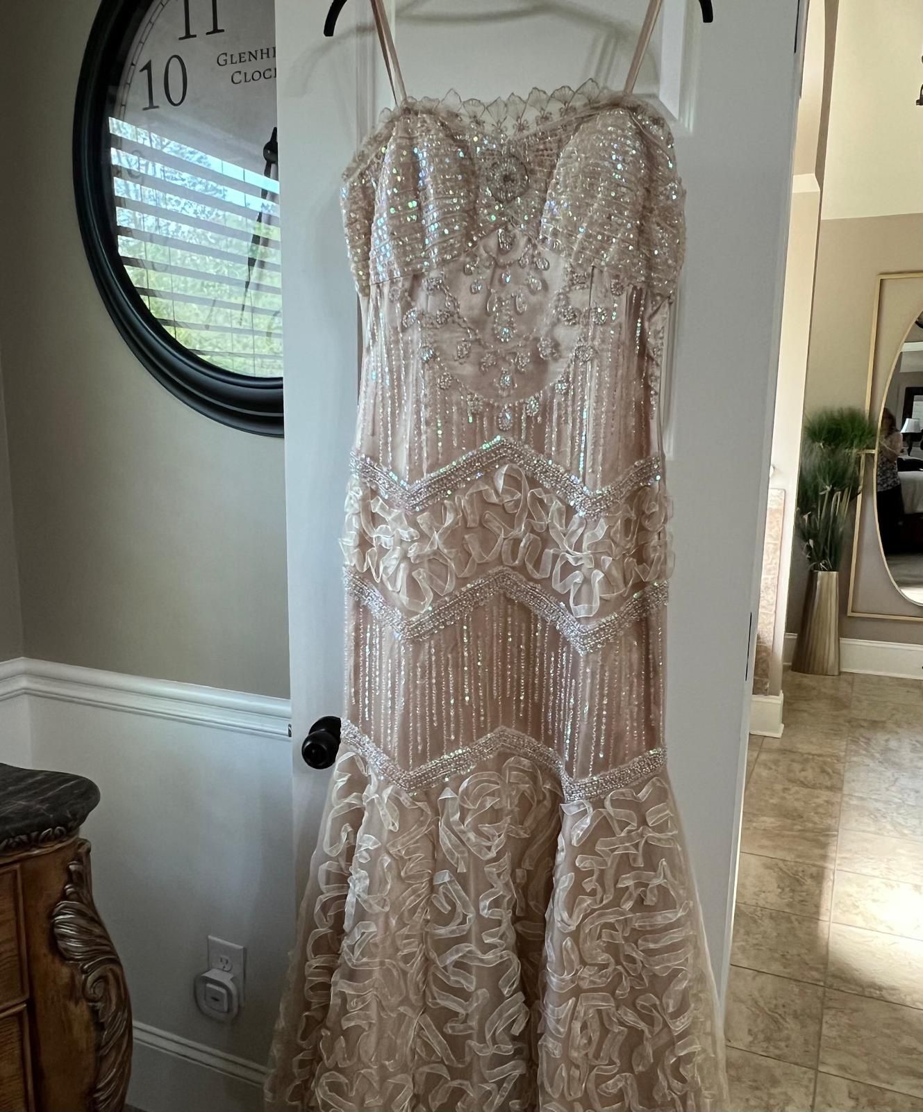 Elegante Beige Dress