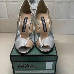 Maud Frizon Silver, Leather And Acrylic Pumps Heels Dress Shoes 7.5