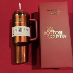 Stanley x Lainey Wilson Country Gold Quencher Tumbler H2.0 40oz