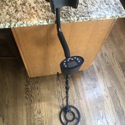 Discovery2200 Metal Detector