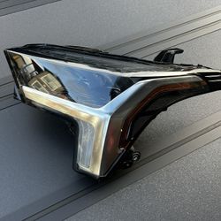 2022-2024 Toyota Tundra Headlight (Left- Drivers Side)
