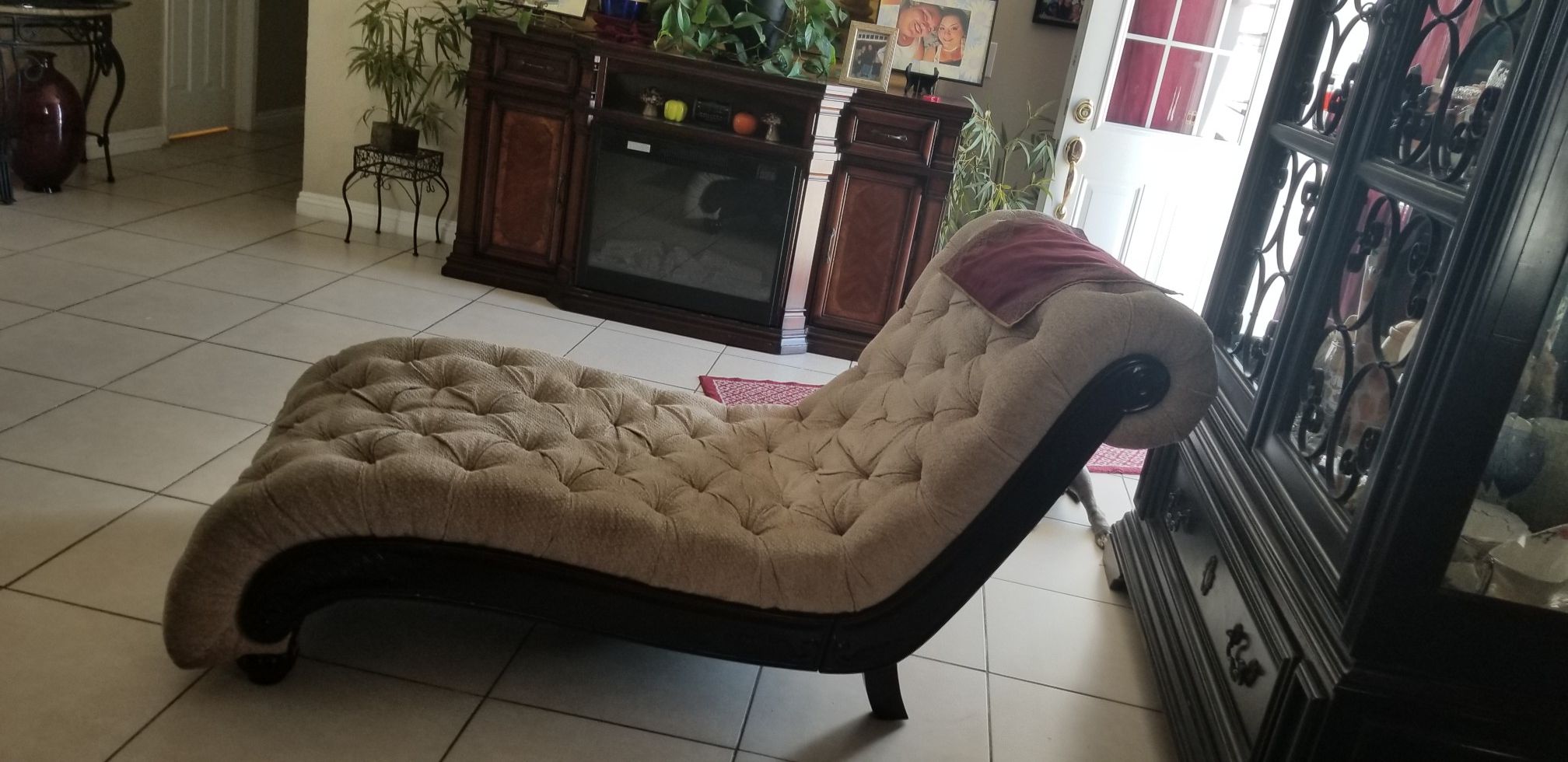 Fainting couch