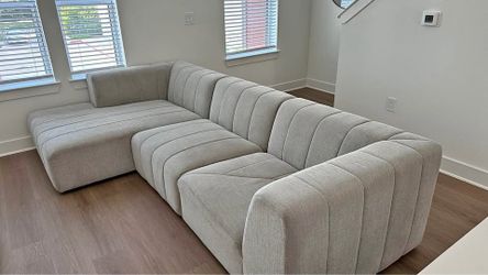 Light Gray Modern Luxurious Sofa Chaise - No Credit Needed