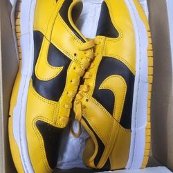 Nike Dunks Golden Rod