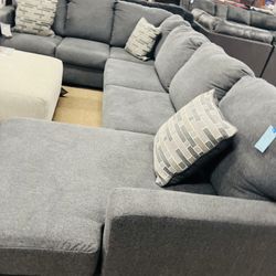 Entertainment Nice Sectional!