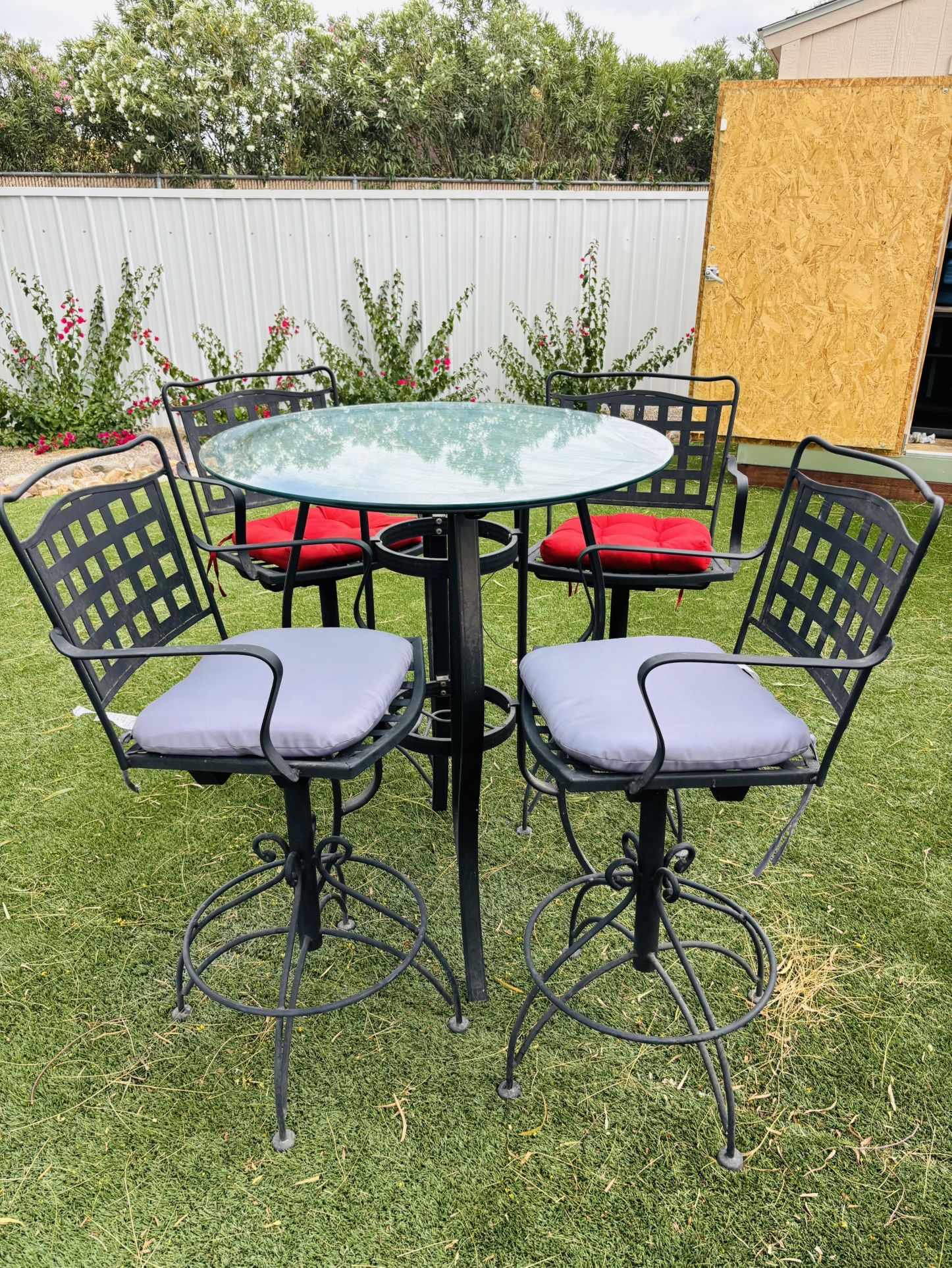 Patio Table & 4 Swivel Stool Chairs (iron)