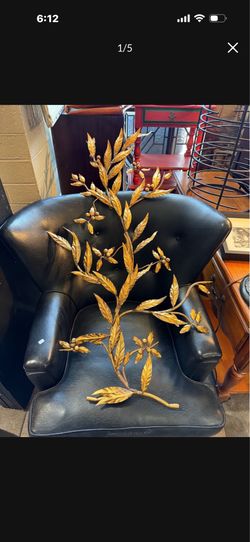 Vintage gold leaf 🍁 wall sculpture