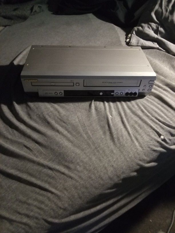 DVD/MP3/VHS player