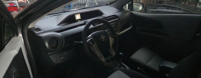 2014  toyota prius c