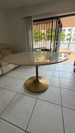 Mesa de comedor redonda Nero de 48 pulgadas