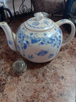 Andrea by Sadek teapot.