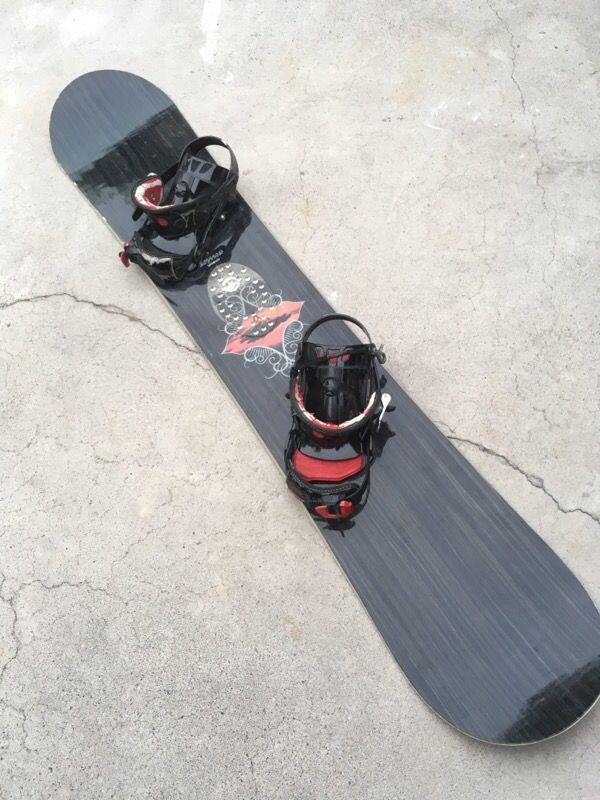 Arbor Crossbow 158 Snowboard w/ Rossignol Diva bindings