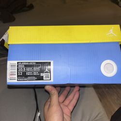 Jordan 4s
