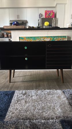 2’ tv stand.