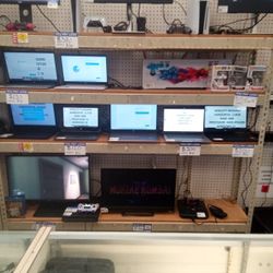 Laptop With Charger. Hp. Dell. Microsoft. computadora