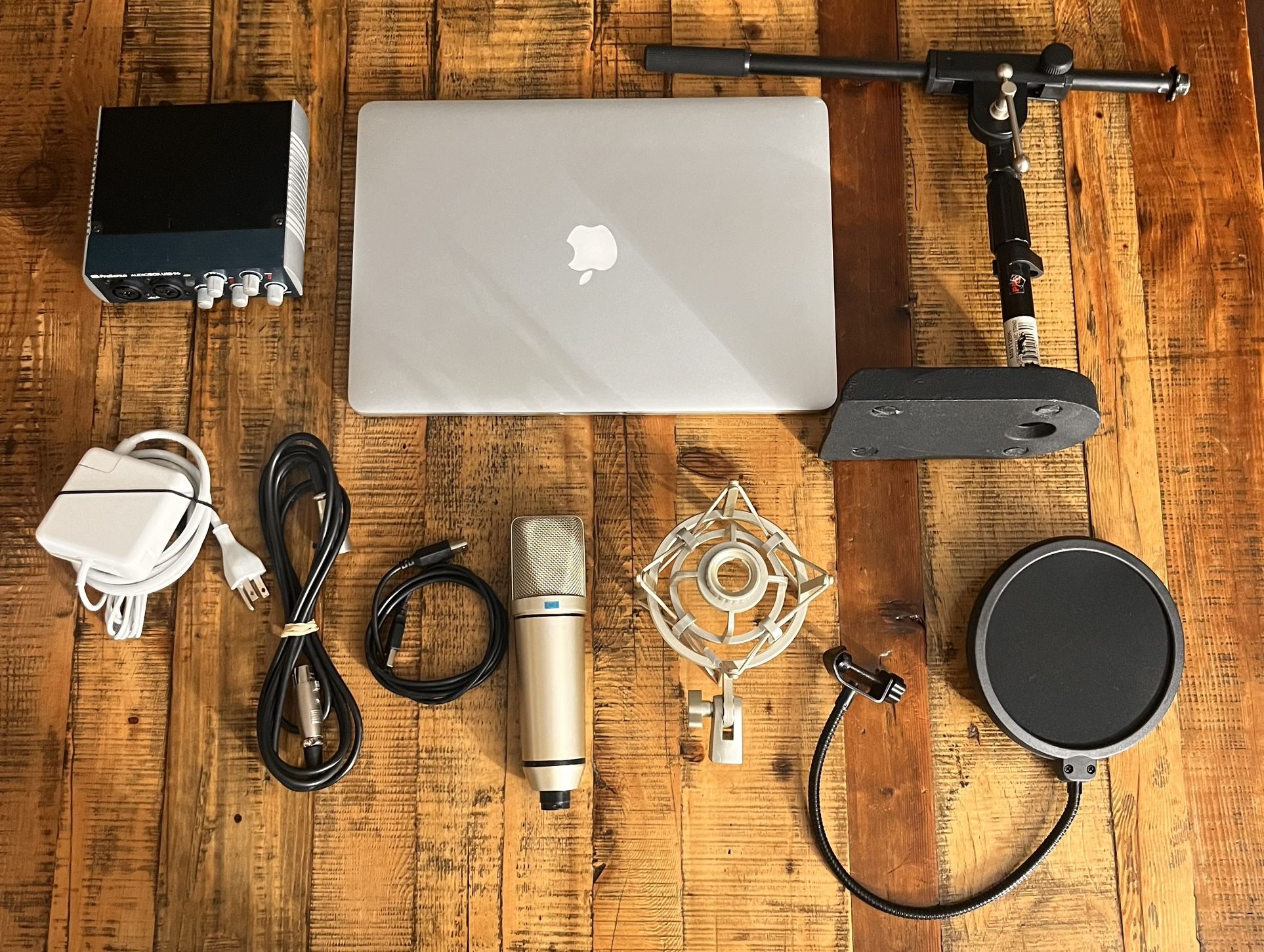 Music Studio Recording Pro Set MacBook Pro Interface Microphone Mic Plugins