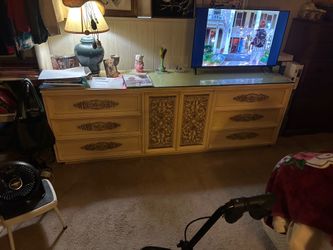 9 drawer dresser (antique)