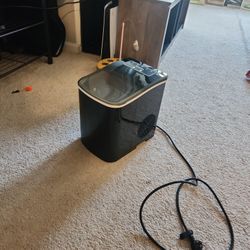 Icemaker