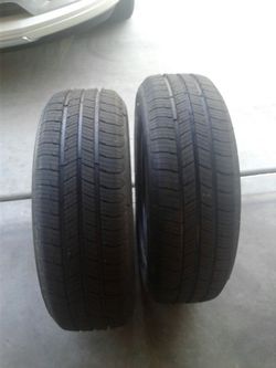 Llantas nuevas para un Nissan