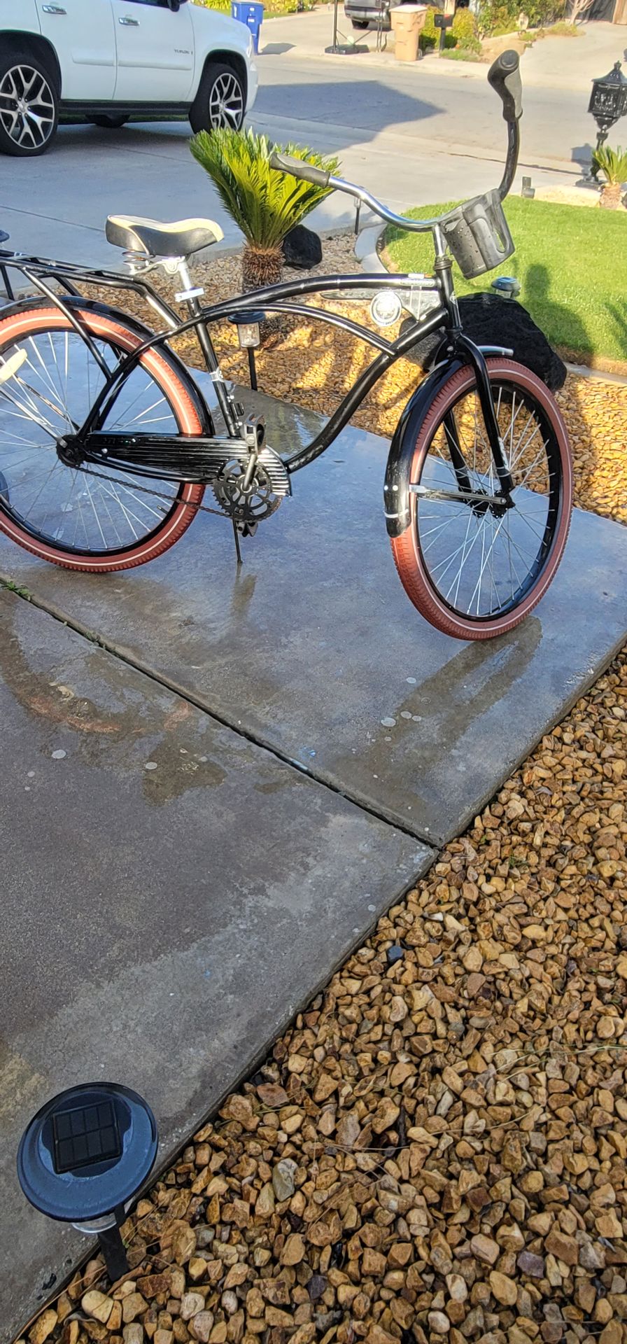 Men 26" Beach Cruisers In Excellent Condition the light blue one new 85 the black one 70